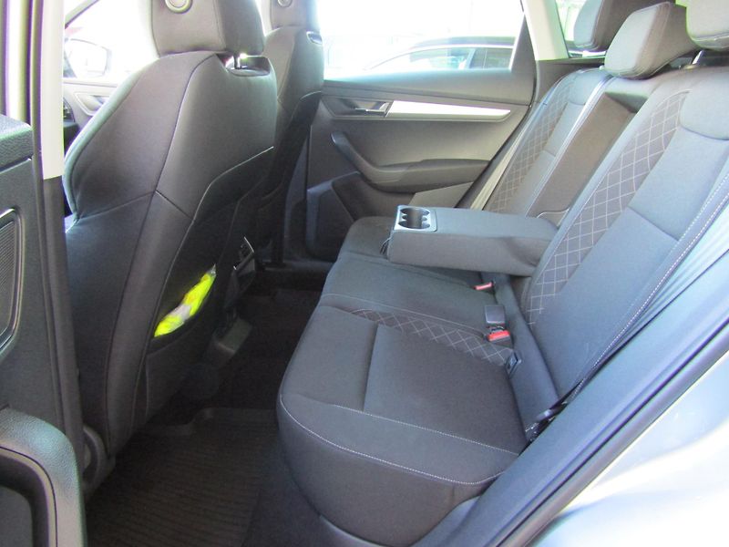 Škoda Karoq AmbitionPlus Drive 125let 1.6 - fotka 23 z 29