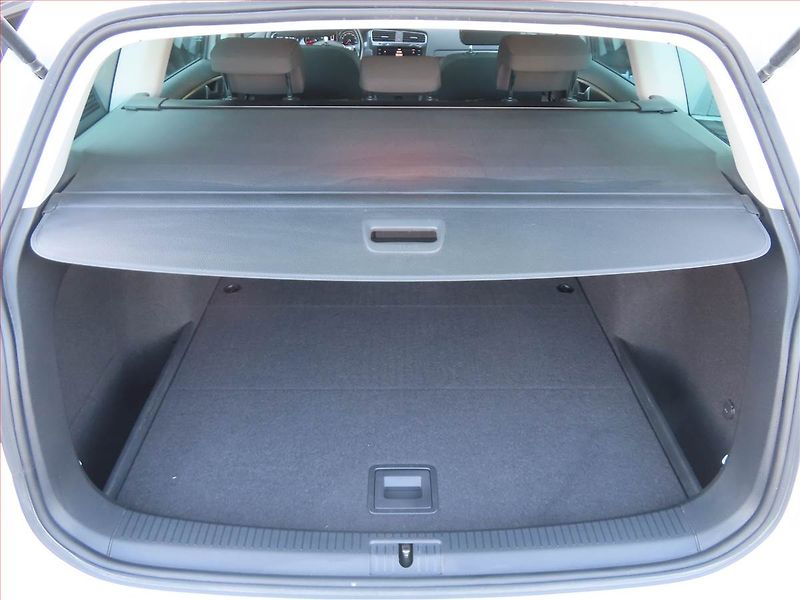 Volkswagen Golf (2018) R-Line 1.5 TSI, Tempomat - fotka 13 z 16