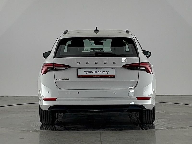 Škoda Octavia Ambition - fotka 17 z 25