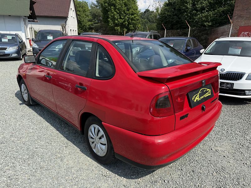 Seat Cordoba 1.6i - fotka 4 z 13