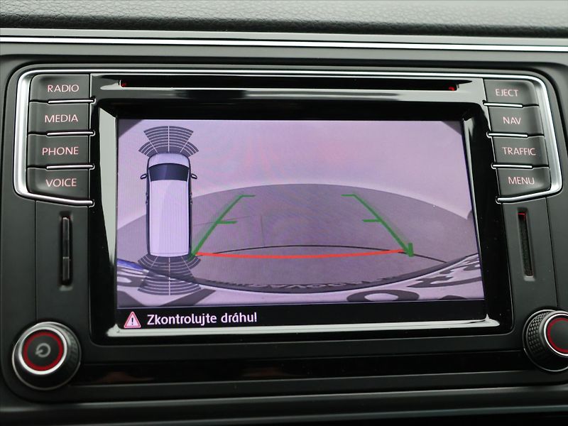Volkswagen Multivan 2,0 TDI 150kW DSG Bulli Editio - fotka 23 z 32