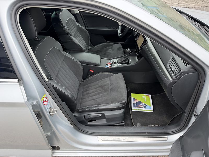 Škoda Superb 2,0TDi 147kW 4x4 automat navi  - fotka 15 z 17