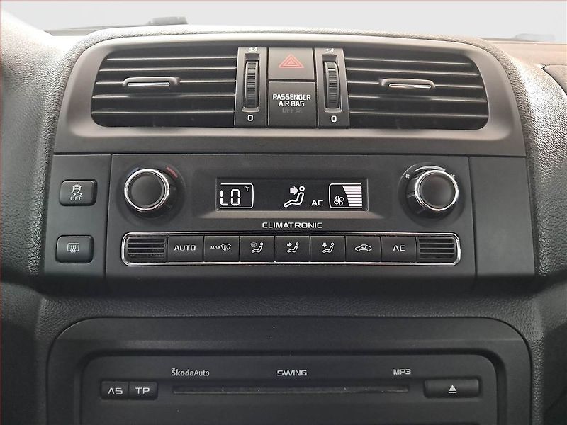 Škoda Roomster (2010) 1.6 TDI, Tažné, Klima - fotka 13 z 14