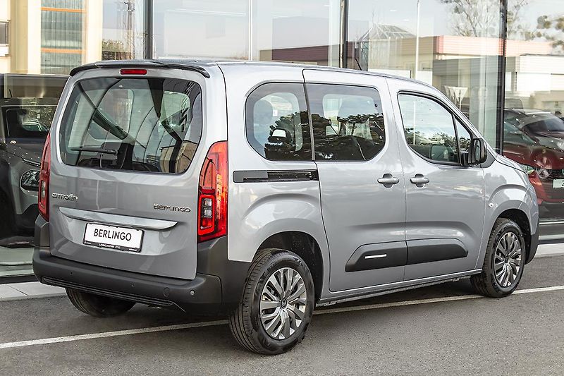 Citroën Berlingo (2026) PLUS benzín 110k + ZIMA - fotka 7 z 23