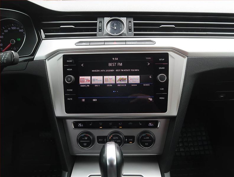 Volkswagen Passat (2017) 2.0 TDI, Automat, Serv.kniha - fotka 12 z 19