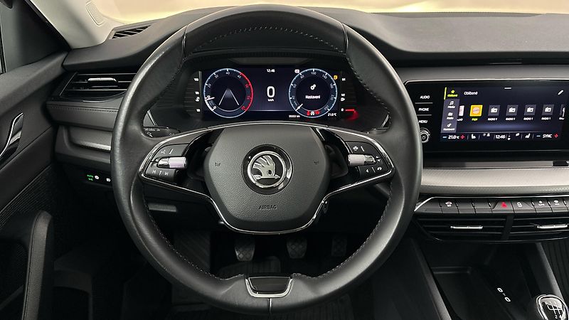Škoda Octavia 2.0 TDI Ambition Combi - fotka 9 z 23