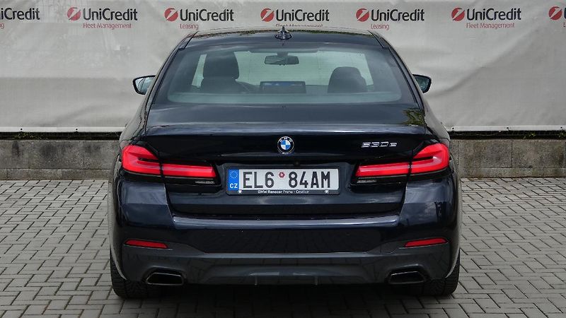 BMW Řada 5 530e - fotka 4 z 28