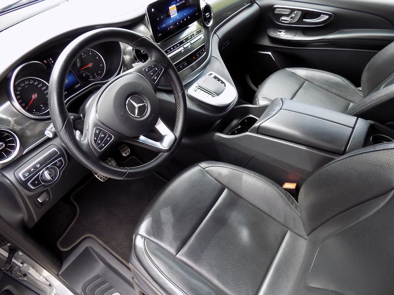 Mercedes-Benz Třídy V (2021) 300d/4Matic/Long/AMG/AirMatic/ - fotka 11 z 49