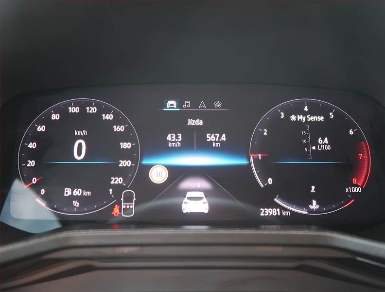 Renault Clio (2023) 1.0 TCe, ČR,1.maj, Serv.kniha - fotka 11 z 19