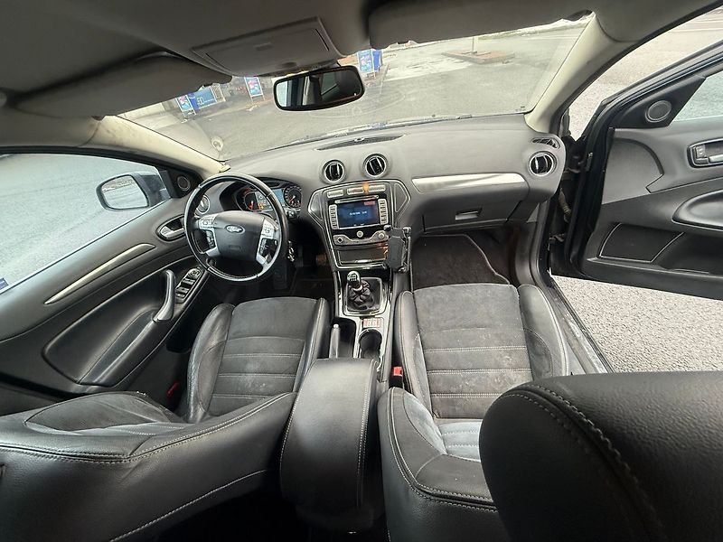 Ford Mondeo 2,0 TDCI GHIA KOMBI - fotka 10 z 17