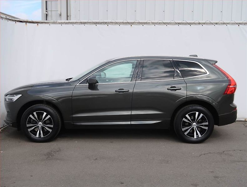 Volvo XC60 (2021) B4 AWD, 4X4,Automat,MHEV,45TKM - fotka 3 z 19