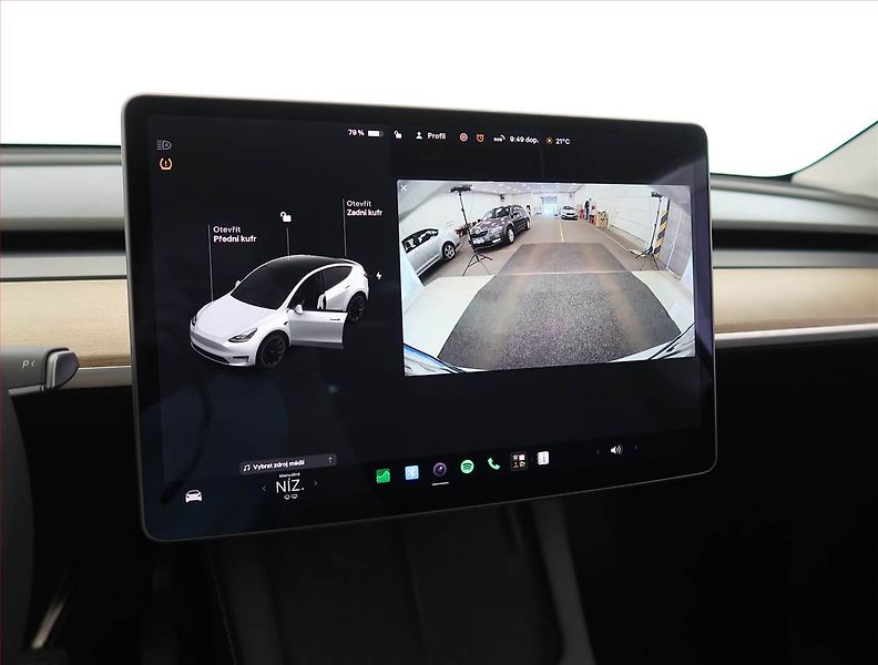 Tesla Model Y (2021) Long Range AWD 75kWh, SoH 91% - fotka 18 z 33