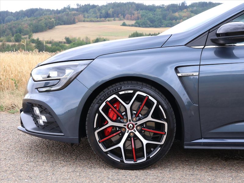 Renault Mégane 1,8 RS 300 Trophy Aut. CZ - fotka 27 z 34