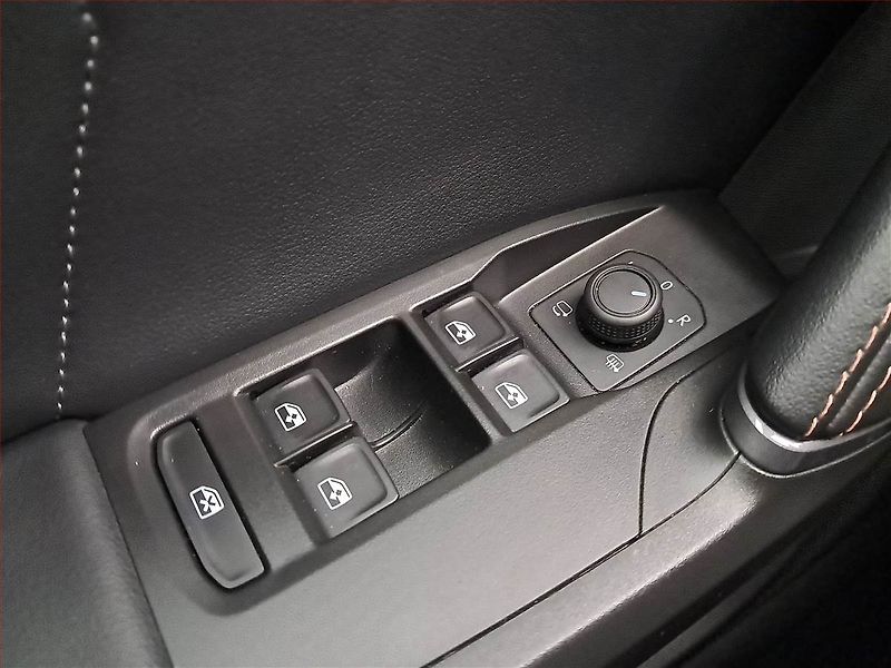 Cupra Formentor (2024) 2.0 TSI 4Drive - fotka 20 z 21