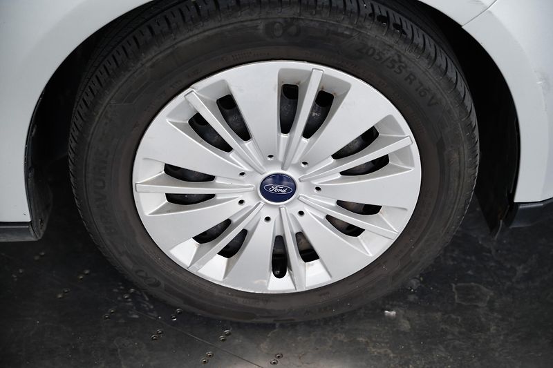 Ford Focus - fotka 10 z 24