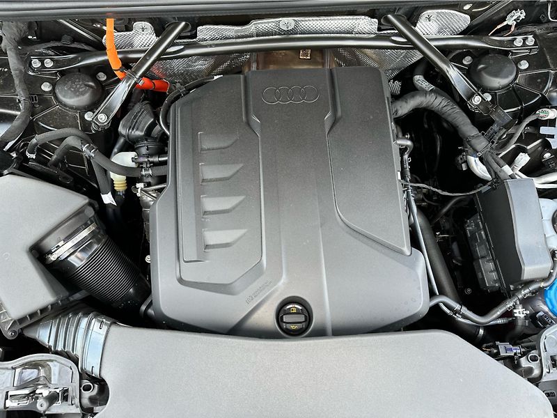 Audi Q5 (2026) SB e-hybrid quattro 220kW STR - fotka 24 z 24