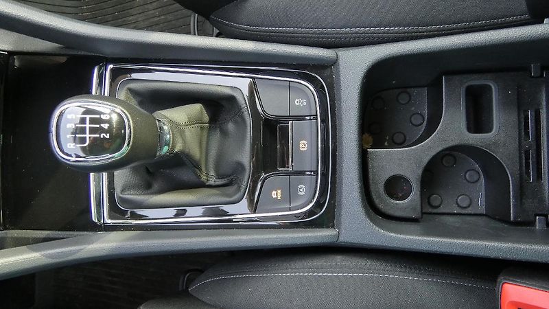 Škoda Karoq 1,5 TSI Style - fotka 17 z 22