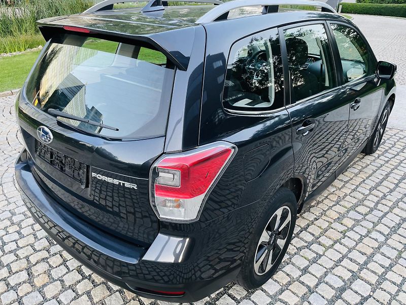 Subaru Forester 2.0i 4x4 AUT KAMERA VÝHŘEV LED - fotka 13 z 42