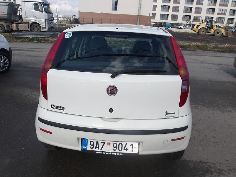 Fiat Punto 1,4i ČR 1.MAJ STK 07/2028 ! - fotka 9 z 21