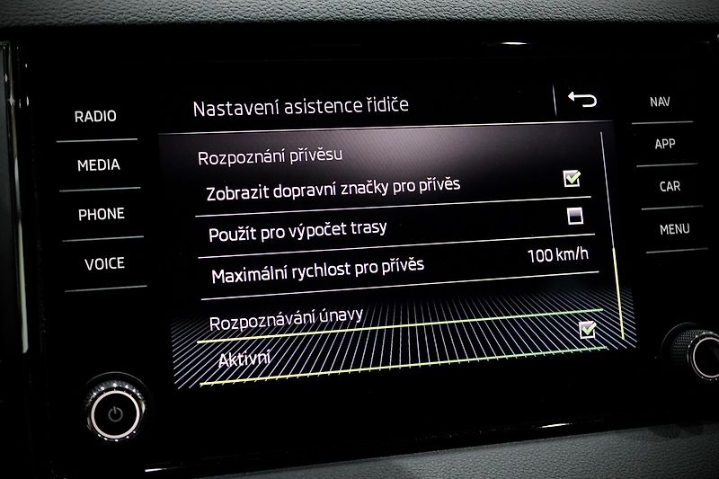 Škoda Karoq 1.5 TSI 110 kW - fotka 37 z 38