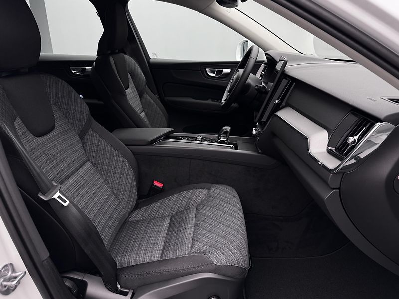 Volvo XC60 (2026)  B5 AWD AUT CORE - fotka 19 z 20