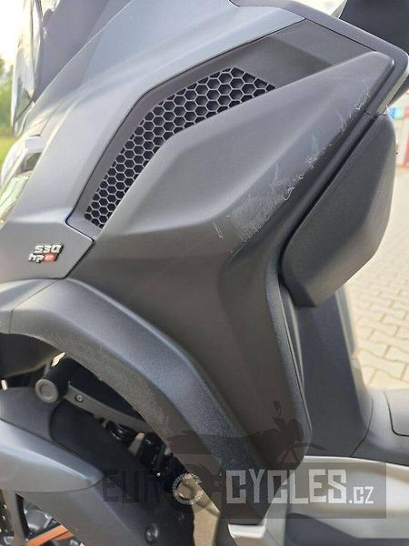 Piaggio MP3 530 Exclusive (2024) - fotka 13 z 20