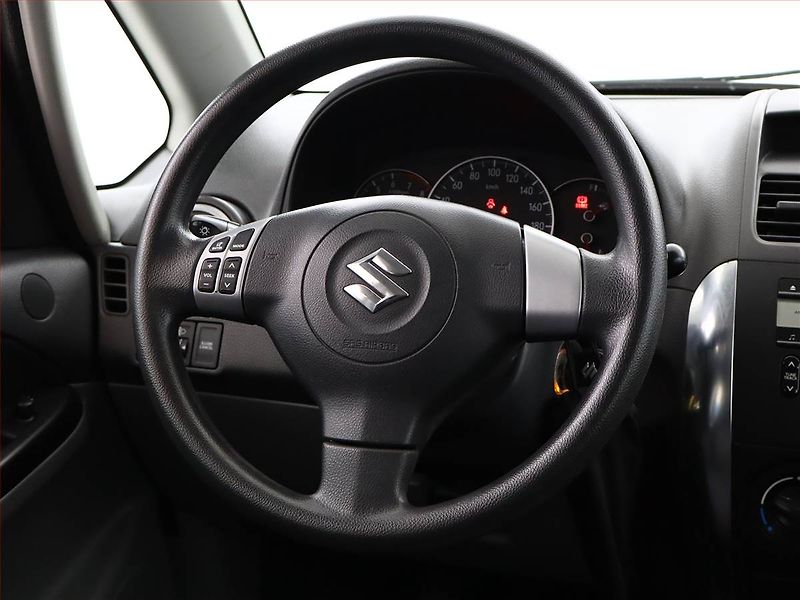 Suzuki SX4 (2008) 1.5 i - fotka 12 z 13