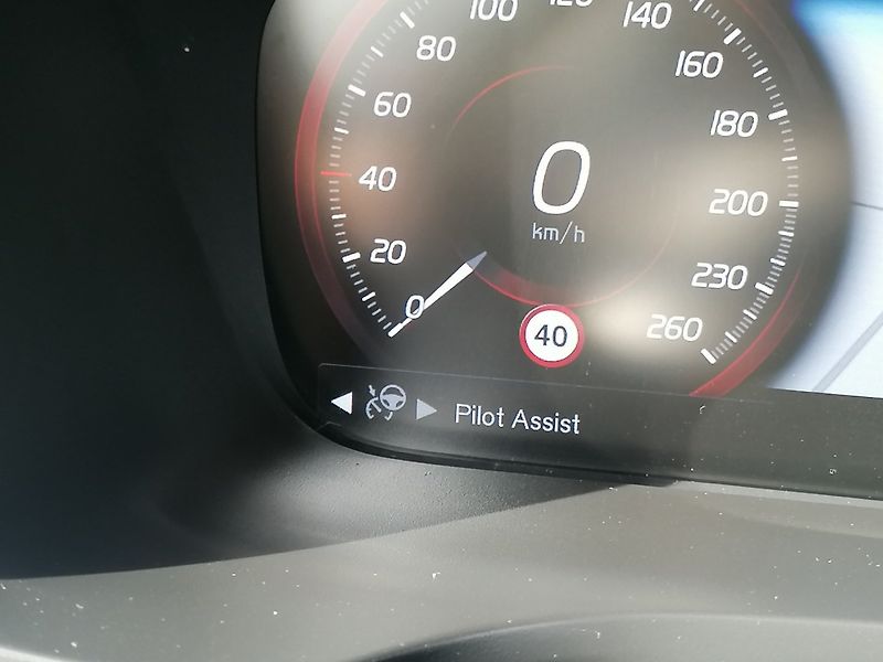 Volvo V60 (2020) 2.0 T6 AWD PHEV INSCRIPTION - fotka 29 z 42