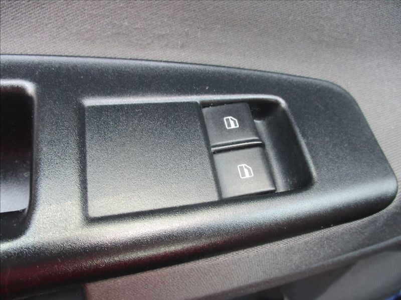 Volkswagen Polo 1,2 i,servisní kniha,ABS, - fotka 16 z 24