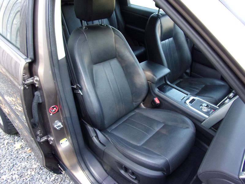 Land Rover Discovery Sport (2015) 2.2D 4X4 110kW AUTOMAT KŮŽE KM - fotka 24 z 24