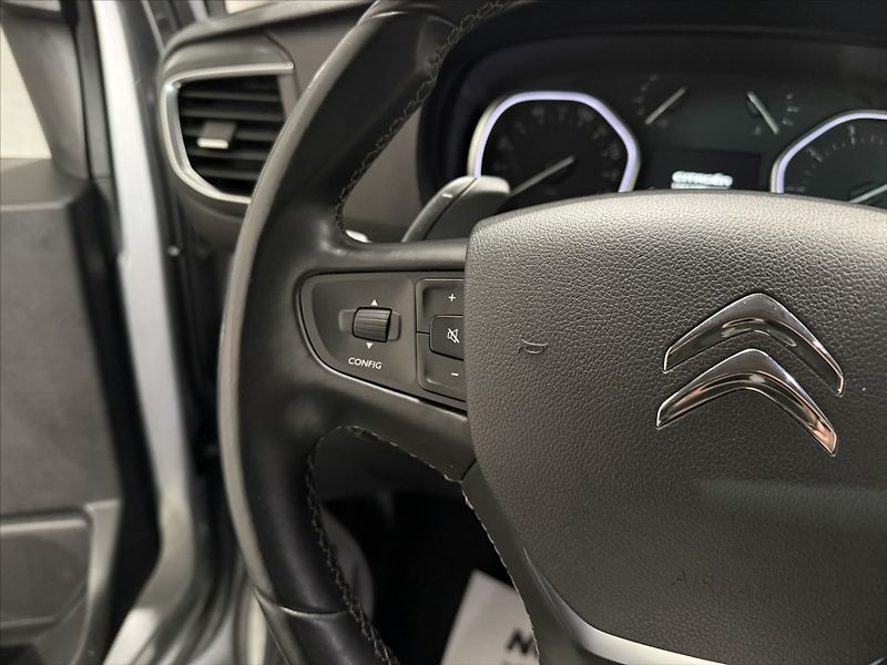 Citroën SpaceTourer 2,0   HDI SHINE PANO WEBASTO - fotka 12 z 40