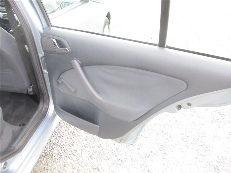 Škoda Octavia 1,6 i klima,serv.kniha,CZ - fotka 12 z 34
