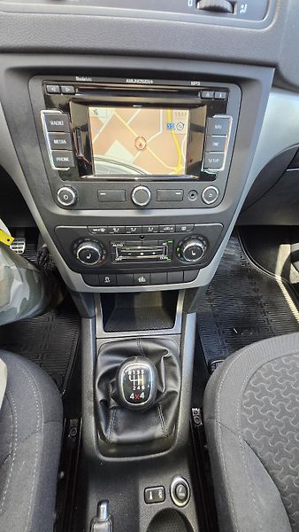 Škoda Yeti 2.0TDI ELEGANCE  4x4  - fotka 32 z 46