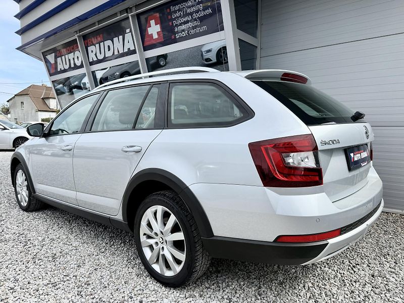Škoda Octavia Scout 2,0 TDI 4x4 Automat  - fotka 13 z 37