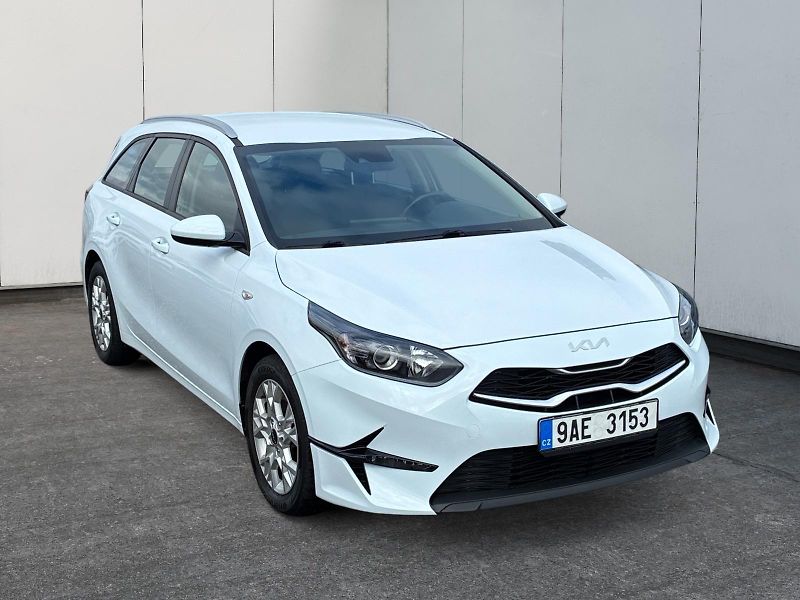 Kia Ceed (2022) FRESH 1.5T-GDI 118kW DPH CZ - fotka 3 z 11