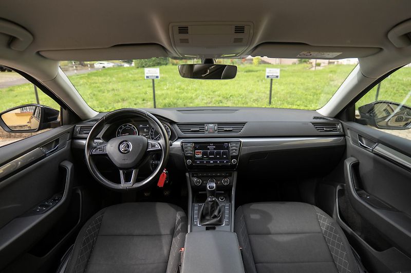 Škoda Superb 1.4 TSI DAB 19 Tažné - fotka 13 z 35