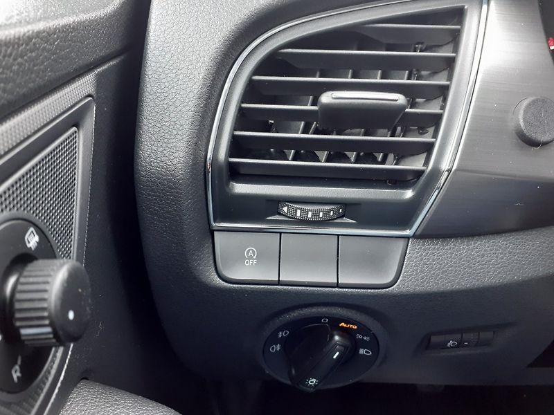 Škoda Fabia (2017) KOMBI 1.0 MPi ČR - fotka 18 z 34
