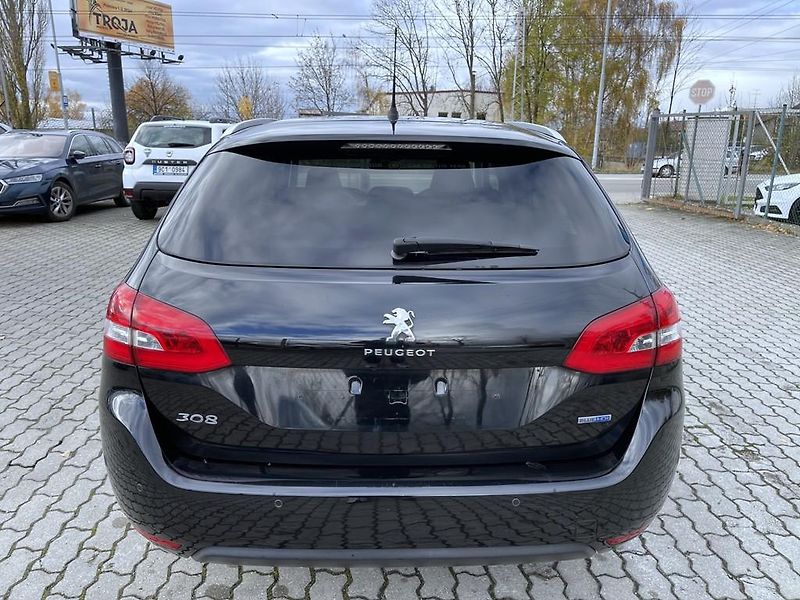Peugeot 308 2.0 HDI 110 kW navi. serviska - fotka 4 z 26