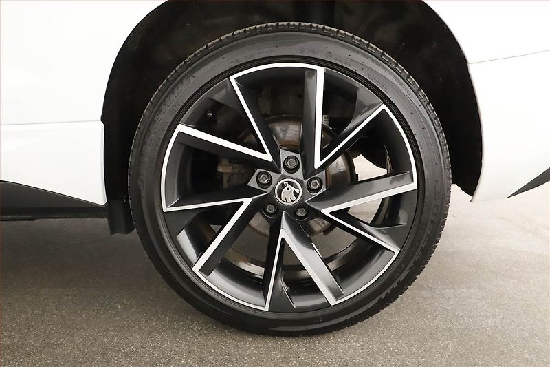 Škoda Karoq (2021) Sportline 2.0 TDI - fotka 21 z 21