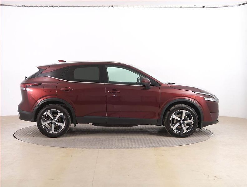 Nissan Qashqai (2022) N-Connecta 1.3 DIG-T - fotka 6 z 20