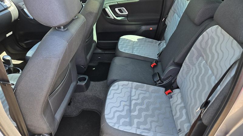 Škoda Roomster 1.4 16V STYLE ZADÁNO - fotka 13 z 37