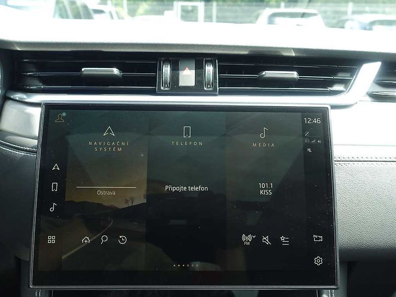 Jaguar F-Pace 2,0 R-Dynamic SE D200 4x4 - fotka 27 z 43