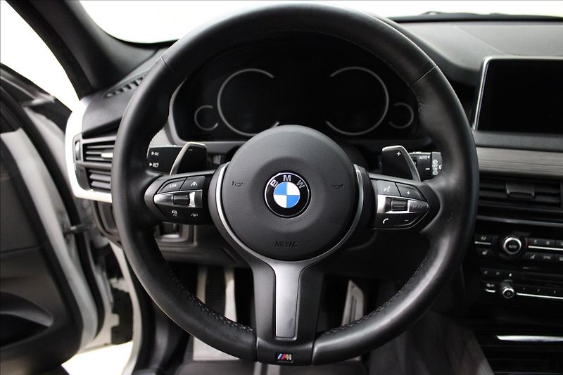 BMW X5 3,0 D 190kW M-paket - fotka 17 z 34