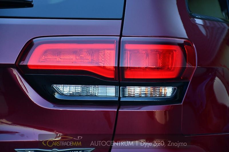 Jeep Grand Cherokee 6.2 V8 TRACKHAWK ČR 1M - fotka 43 z 49