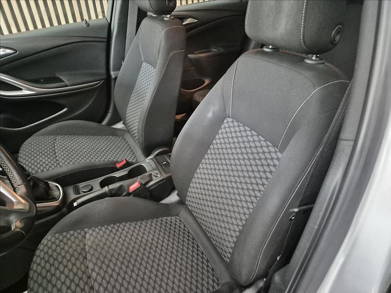 Opel Astra CDTi 81kW Excite ST - fotka 11 z 28