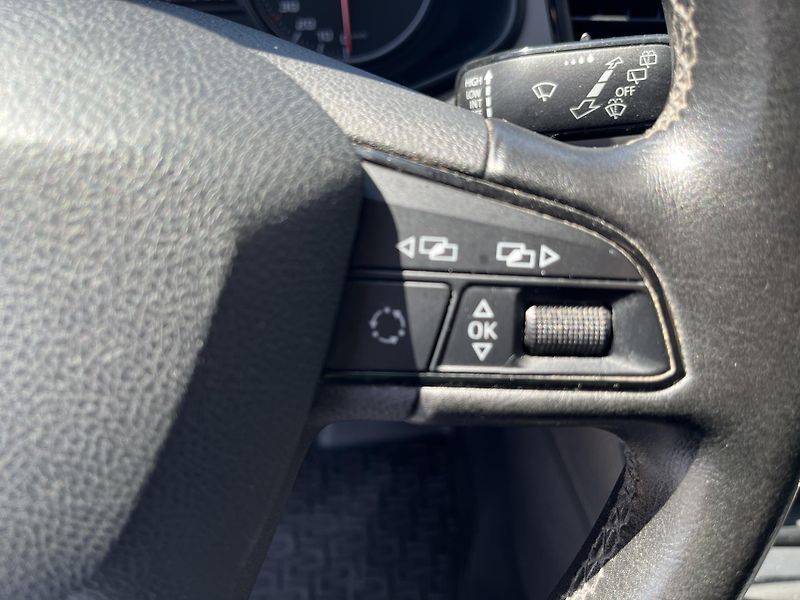 Seat Leon 1.2 TSi  ČR - fotka 26 z 32