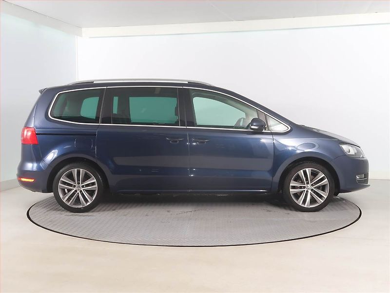 Volkswagen Sharan (2013) 2.0 TDI BMT, Kůže, Navi - fotka 6 z 18