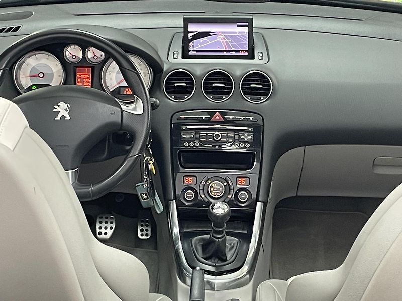Peugeot 308 CC 1.6 THp 147kW  DIGIAC NAVI  - fotka 28 z 31