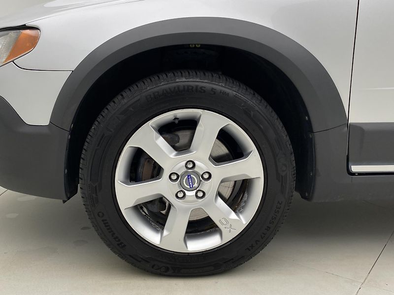Volvo XC70 D5 AWD MOMENTUM - fotka 30 z 36