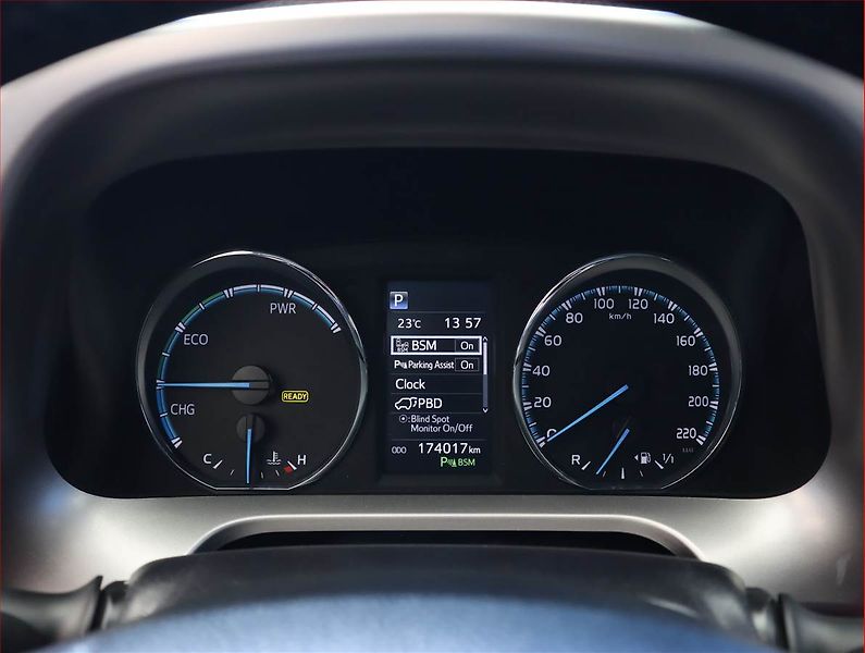 Toyota RAV4 (2016) 2.5 Hybrid, Automat, Navi - fotka 11 z 21